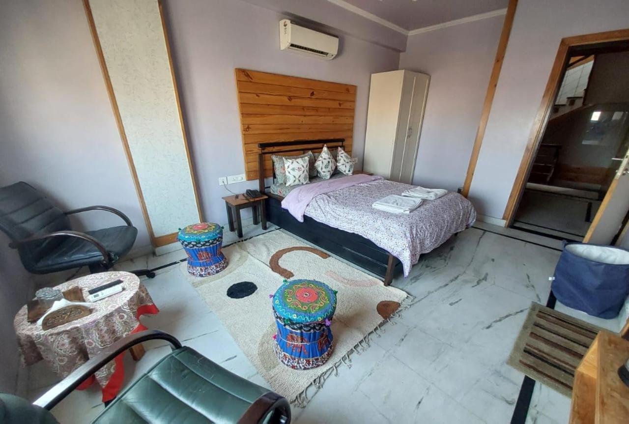 Jaipur The Lodge B&B ภายนอก รูปภาพ